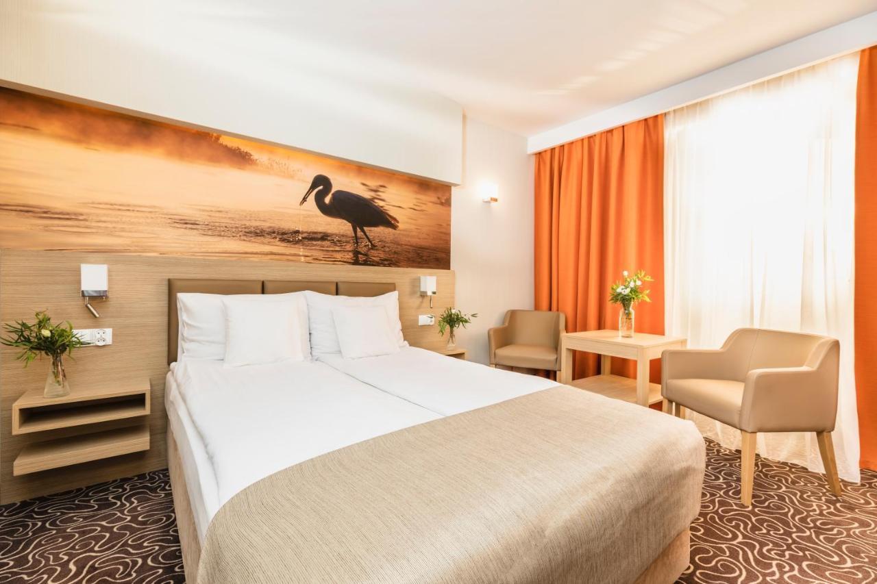 Hotel Amazonka Conference And Spa チェホチネク エクステリア 写真