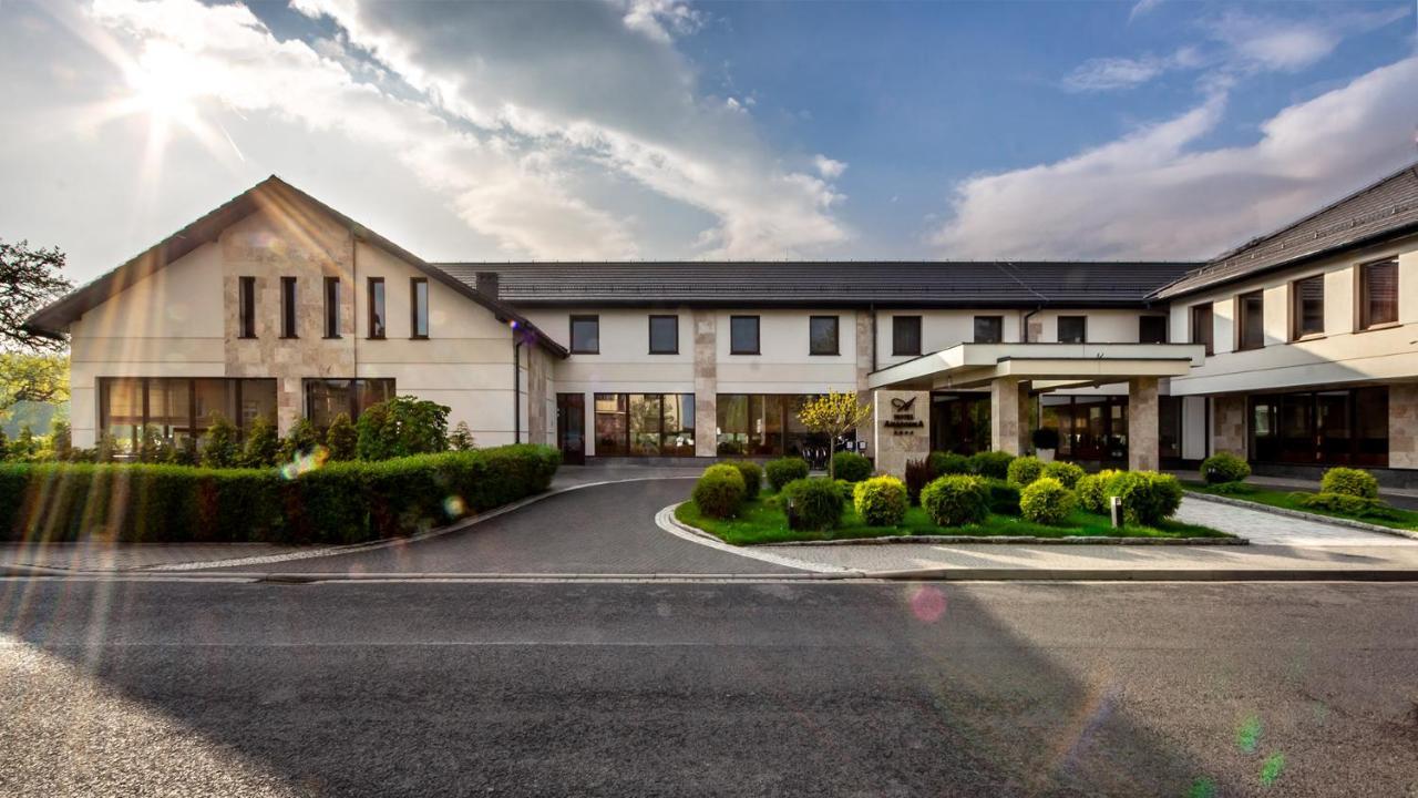 Hotel Amazonka Conference And Spa チェホチネク エクステリア 写真