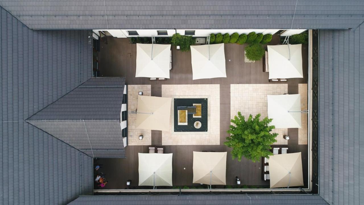 Hotel Amazonka Conference And Spa チェホチネク エクステリア 写真