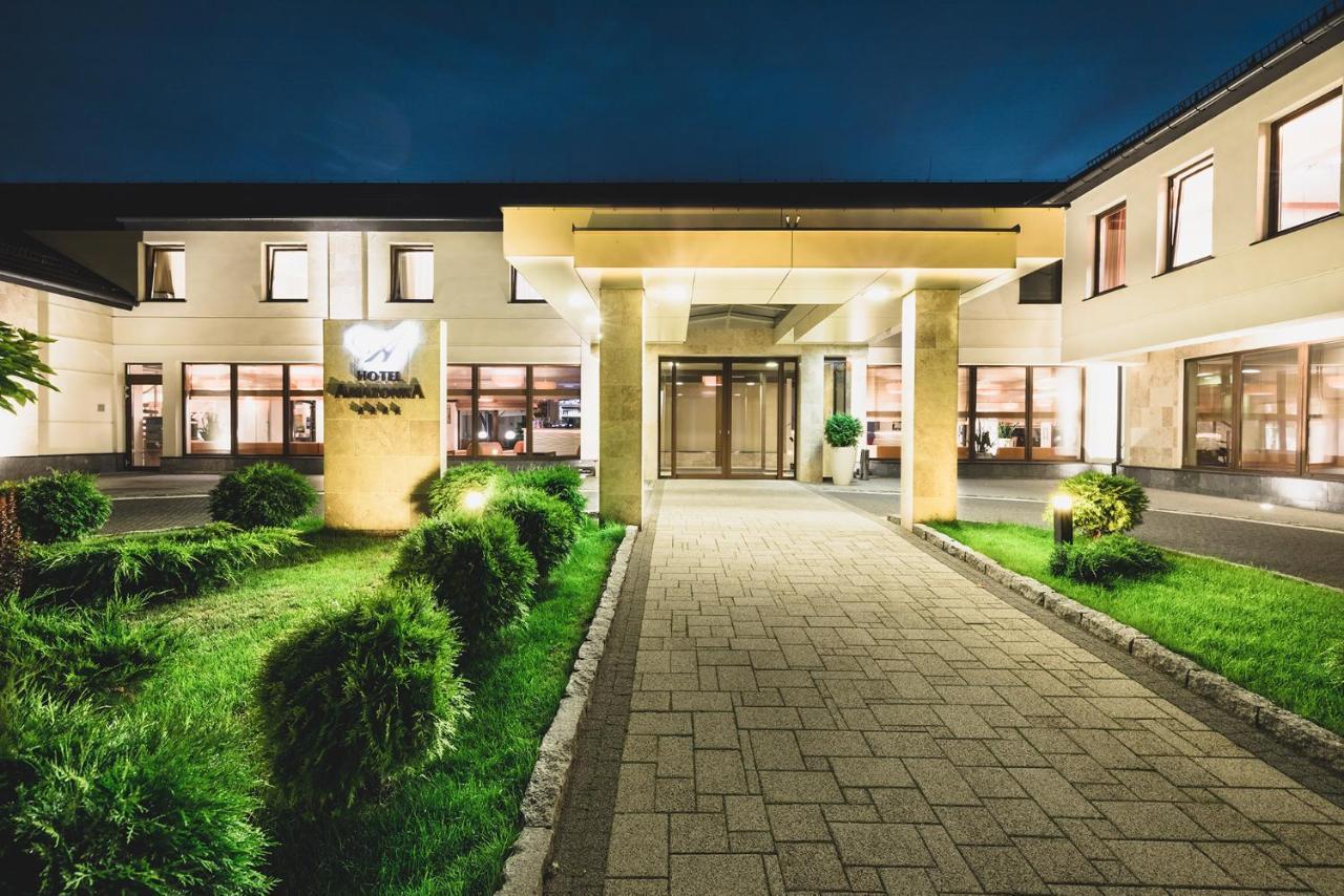 Hotel Amazonka Conference And Spa チェホチネク エクステリア 写真
